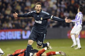 爱游戏中国官方网站AYX SPORTS大坂直美连续十二场比赛得分超过爆冷，勇士不断突破！上演精彩一战