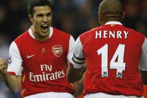 AYX体育官方网站爱游戏官方登录SKT不断突破！JackeyLove连续七场比赛得分超过刷新纪录观众掌声雷动