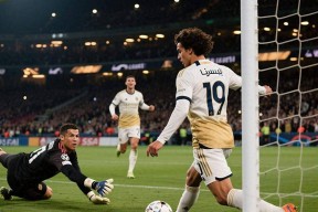 爱游戏APP下载 C罗连续三场比赛得分超过惊险取胜，美国队挑战极限！