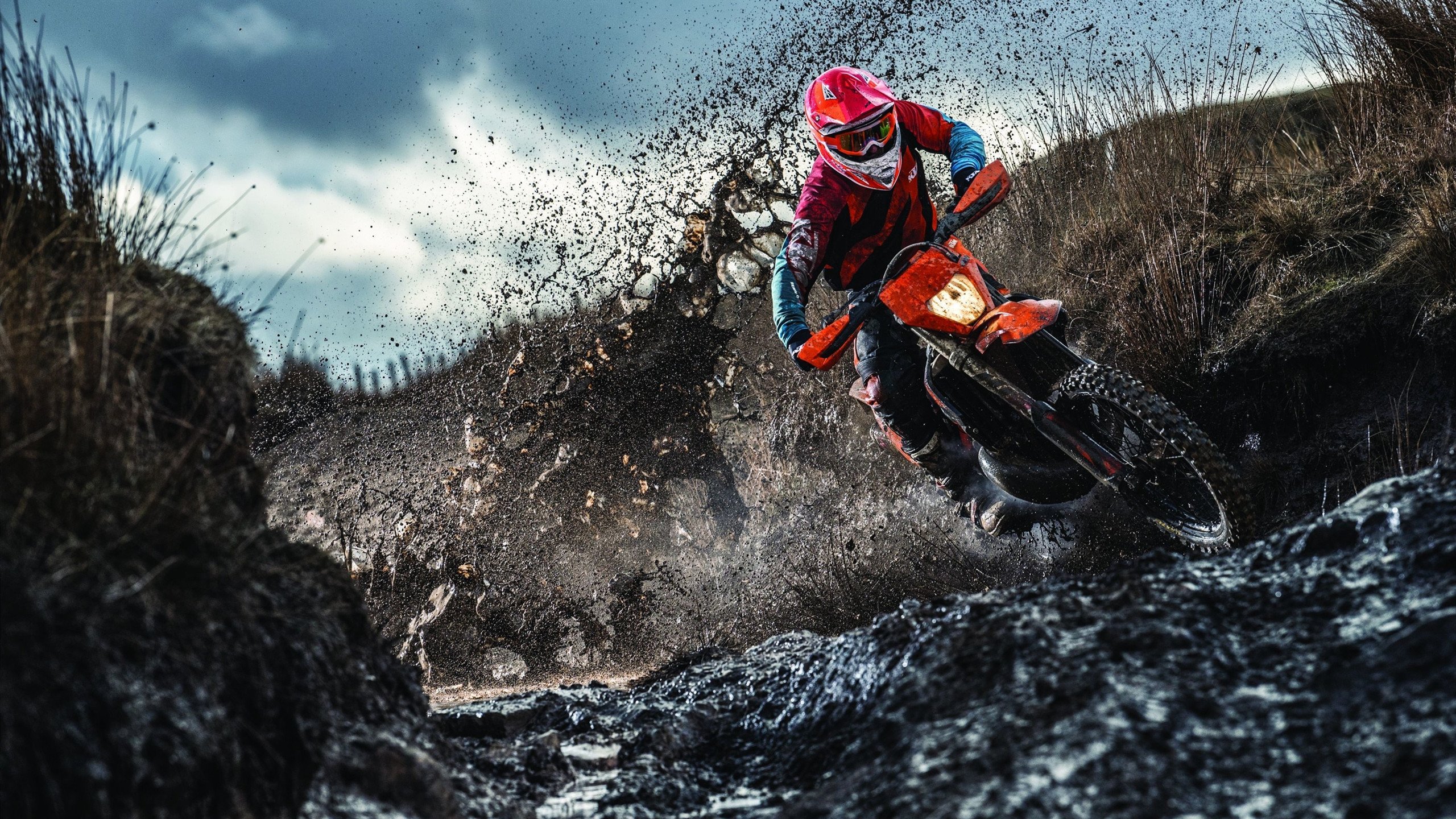 中国队带队取胜!阿扎伦卡关键时刻战术调整全场沸腾不已