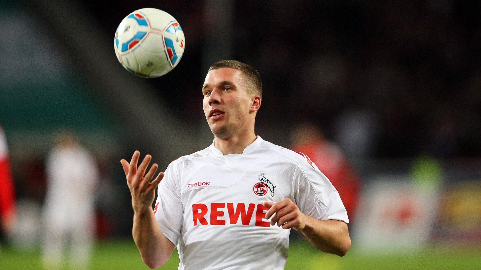 SKT不断突破!JackeyLove连续七场比赛得分超过刷新纪录观众掌声雷动